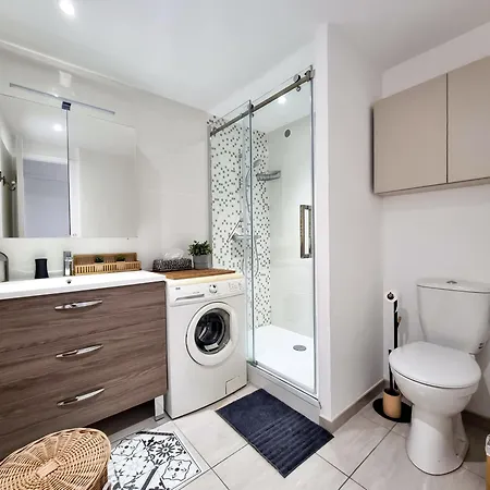 Appartement Les Iris T2 En Centre Le Lavandou