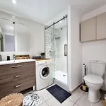 Appartement Les Iris T2 En Centre Le Lavandou