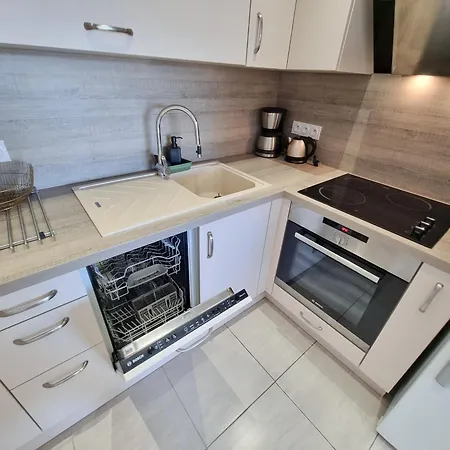 Les Iris Apartment